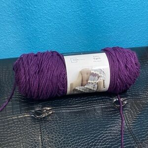 Mainstays 7 oz Purple Acrylic Yarn 🐶 🐱